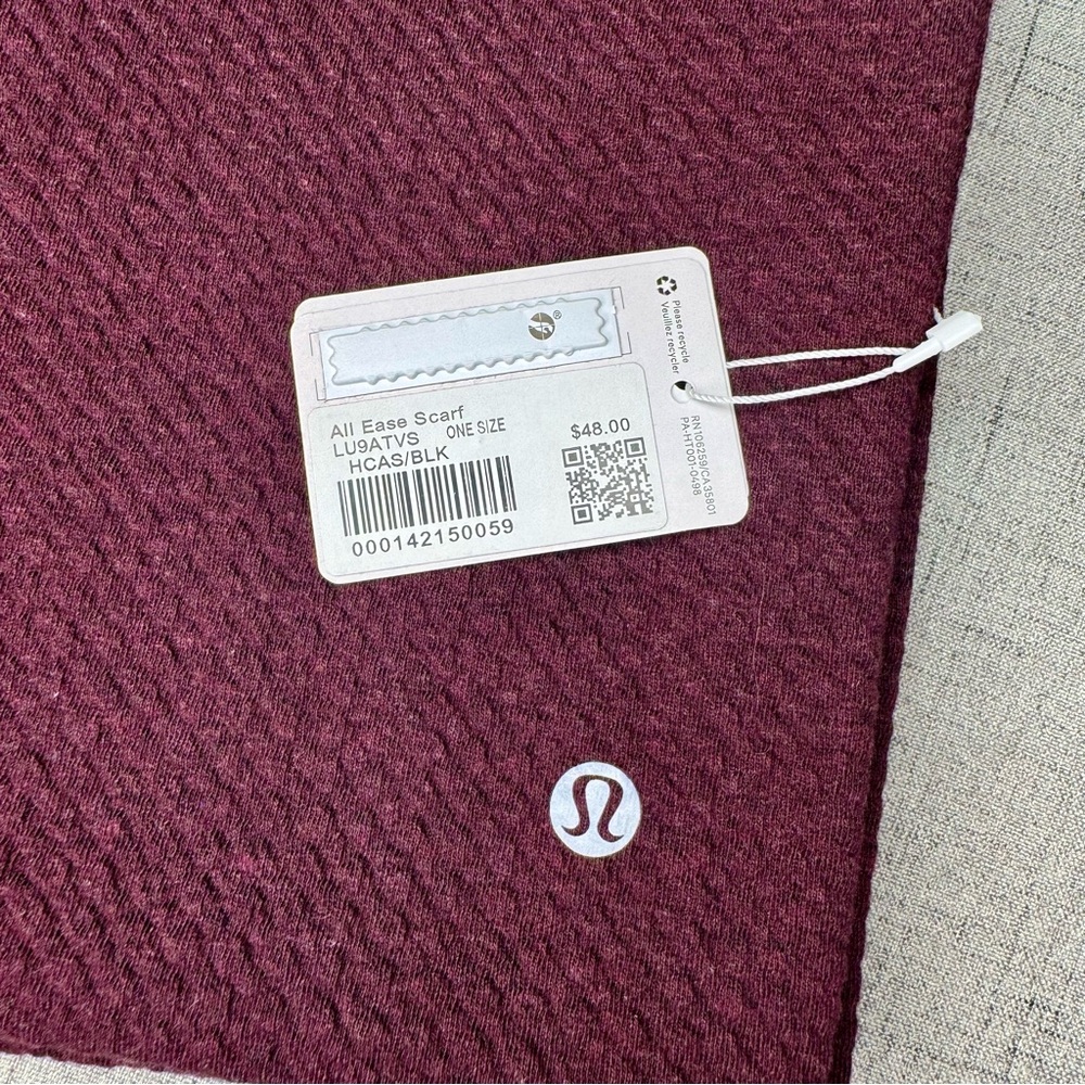 Lululemon All Ease Winter Scarf Heathered Cassis & Black NWT - Picture 7 of 7